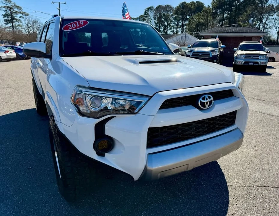 2019 Toyota 4Runner 5th Gen - Image 7 of 20