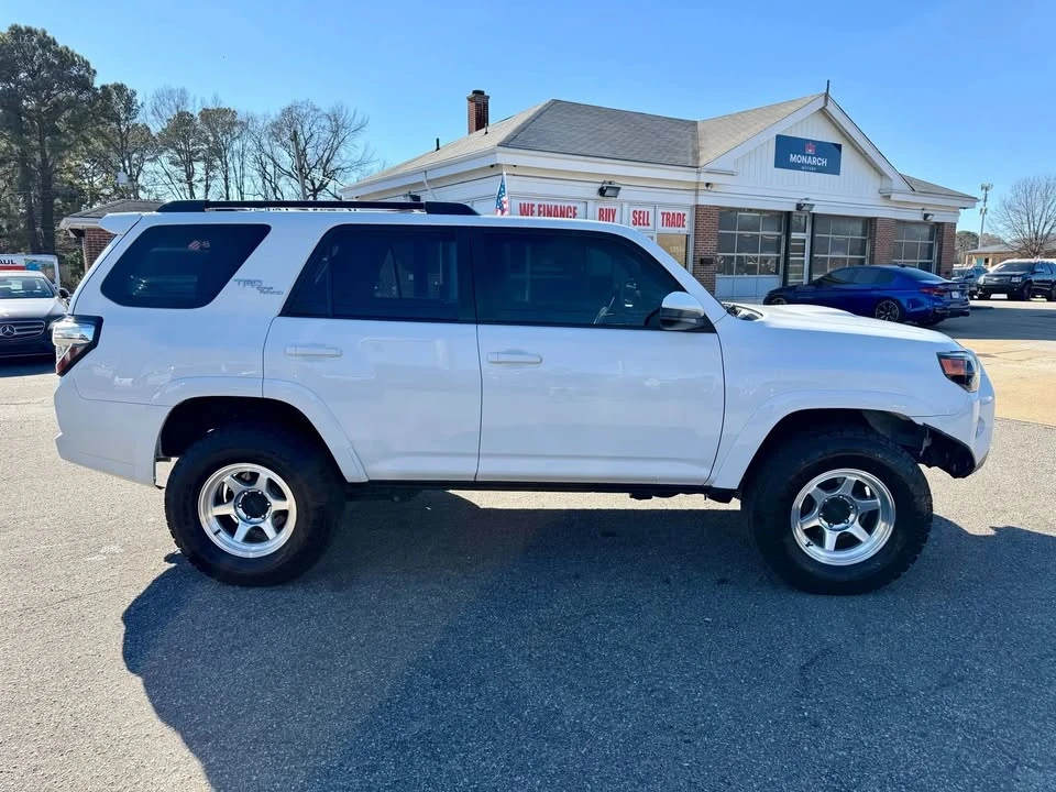2019 Toyota 4Runner 5th Gen - Image 6 of 20