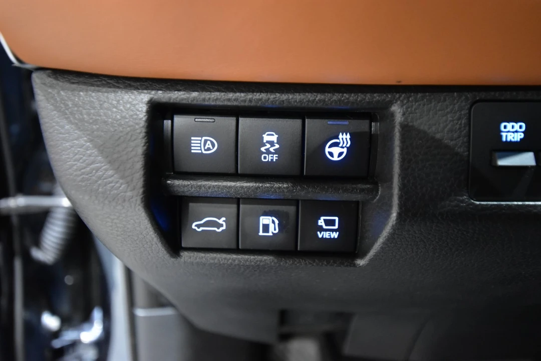 2019 Toyota Avalon 5th Gen - Image 16 of 21
