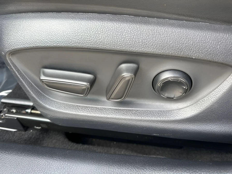 2019 Toyota Avalon 5th Gen - Image 10 of 12