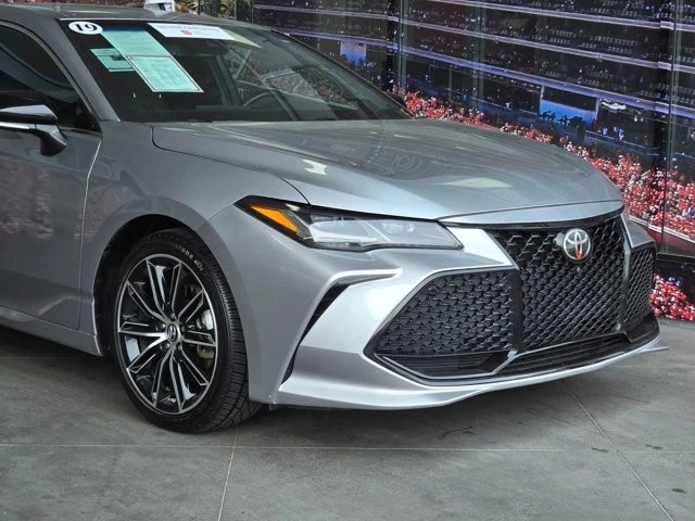 2019 Toyota Avalon 5th Gen - Image 2 of 31