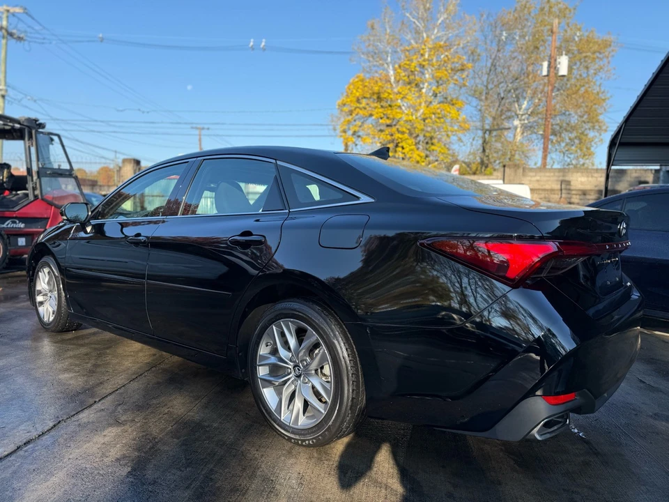 2019 Toyota Avalon 5th Gen - Image 5 of 21