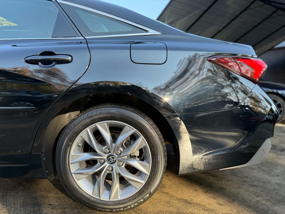 2019 Toyota Avalon 5th Gen - Image 13 of 21