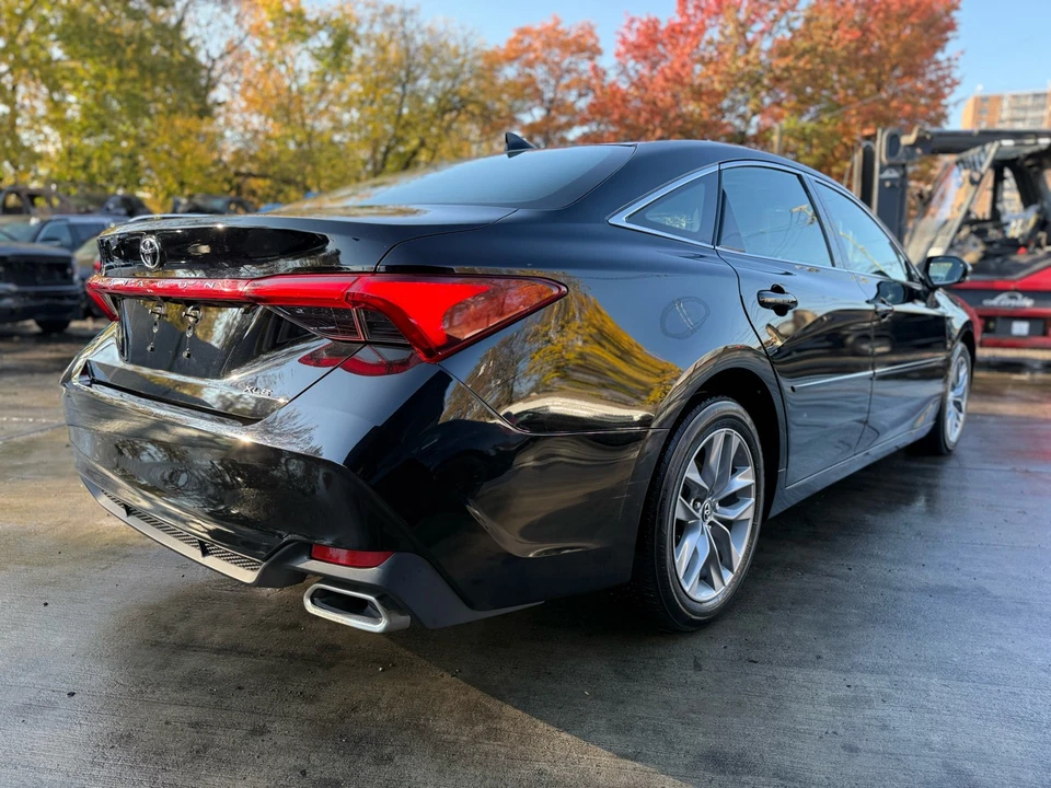 2019 Toyota Avalon 5th Gen - Image 7 of 21