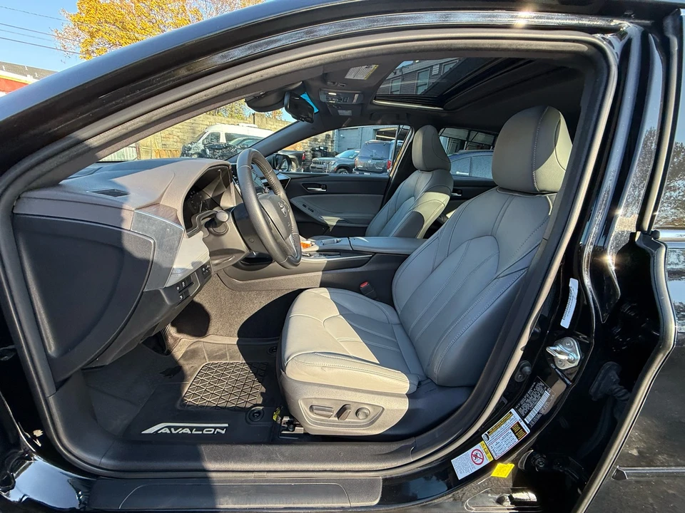 2019 Toyota Avalon 5th Gen - Image 21 of 21