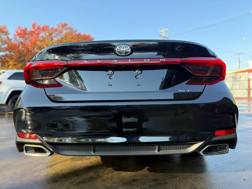 2019 Toyota Avalon 5th Gen - Image 15 of 21