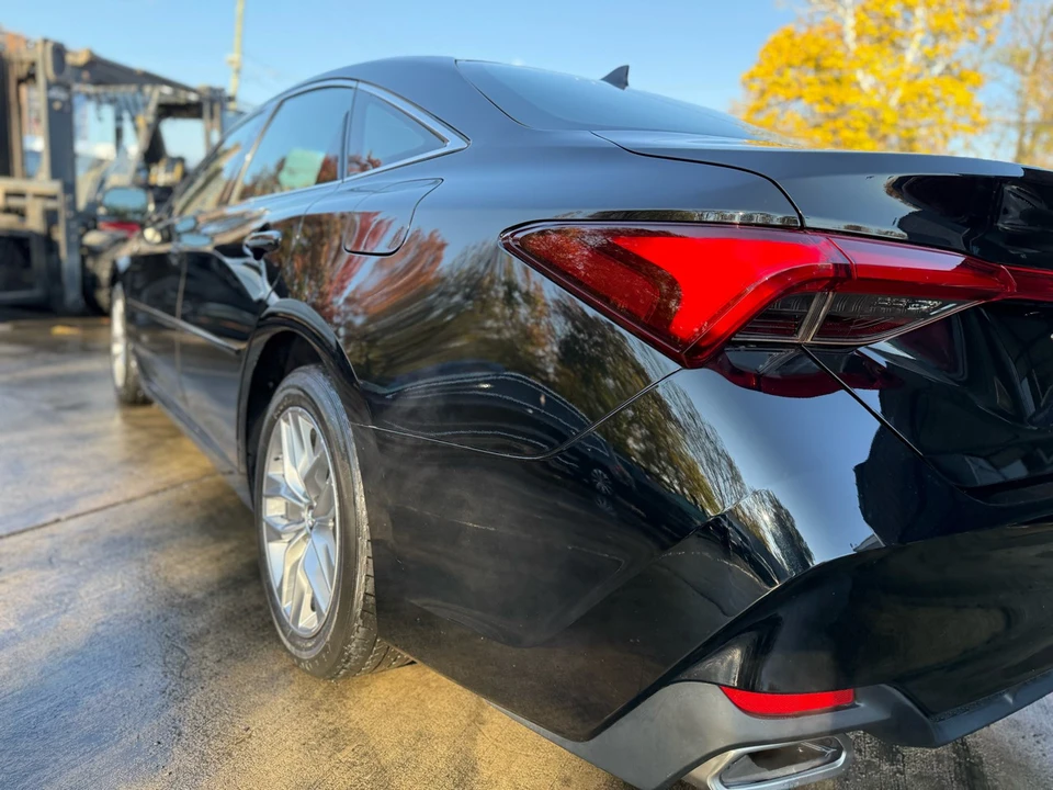 2019 Toyota Avalon 5th Gen - Image 14 of 21