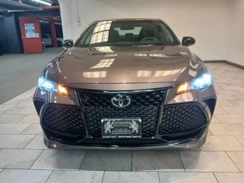 2019 Toyota Avalon 5th Gen - Image 6 of 12