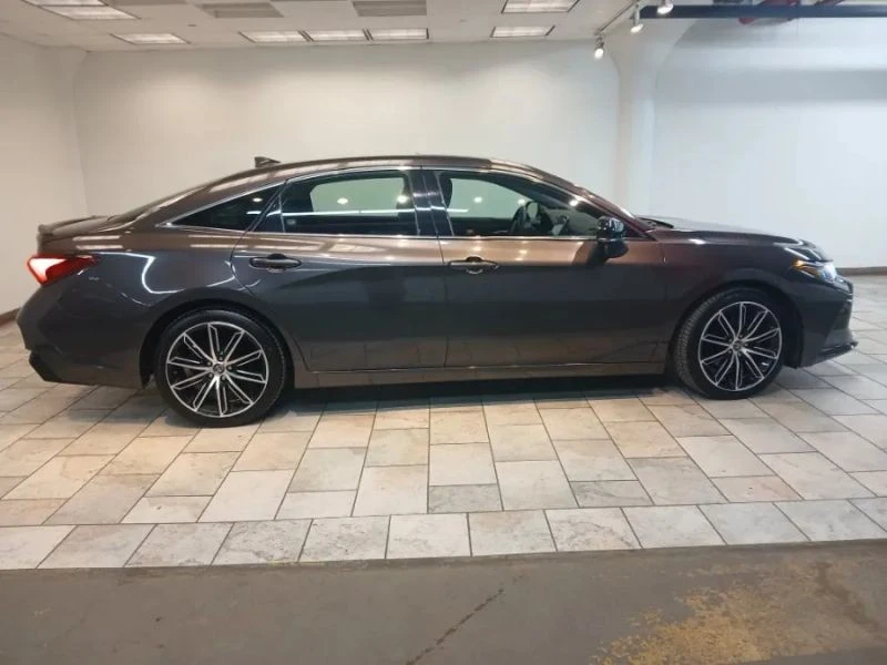 2019 Toyota Avalon 5th Gen - Image 2 of 12