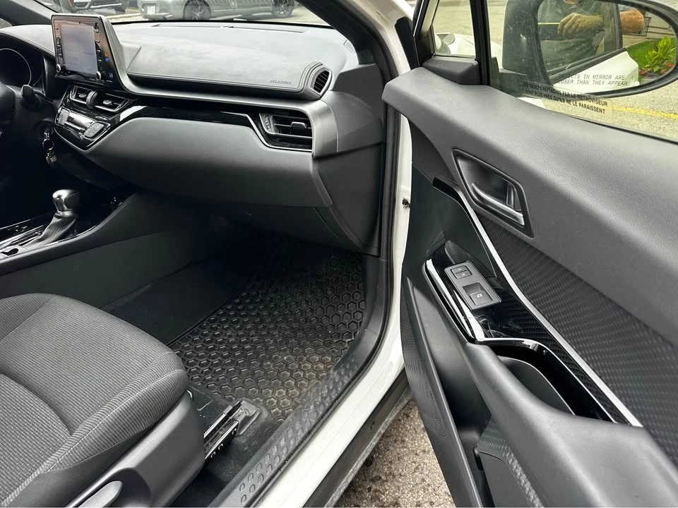 2019 Toyota C-HR - Image 11 of 20