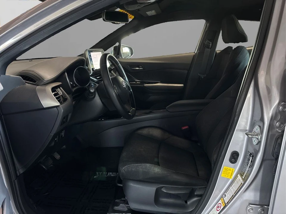 2019 Toyota C-HR - Image 9 of 12