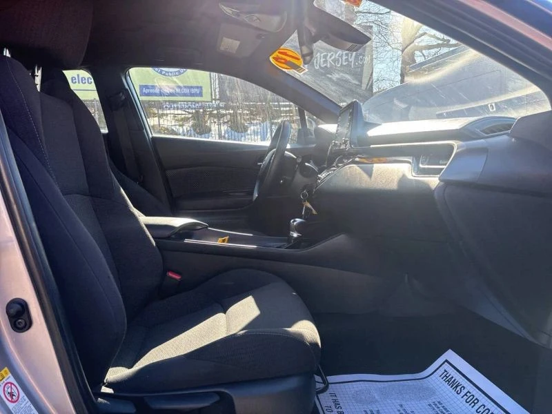 2019 Toyota C-HR - Image 10 of 12
