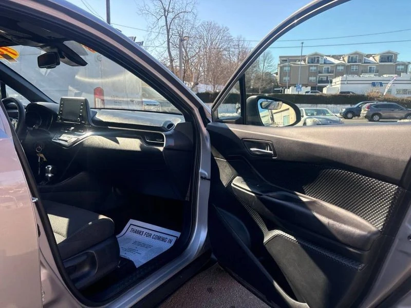 2019 Toyota C-HR - Image 7 of 12