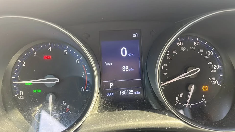 2019 Toyota C-HR - Image 6 of 10
