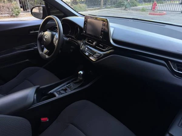 2019 Toyota C-HR - Image 9 of 15