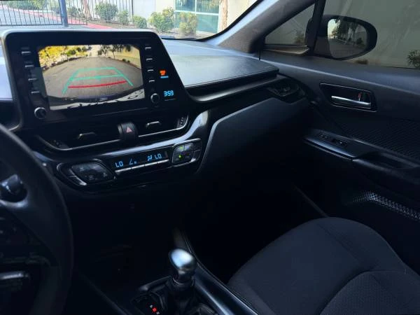 2019 Toyota C-HR - Image 11 of 15