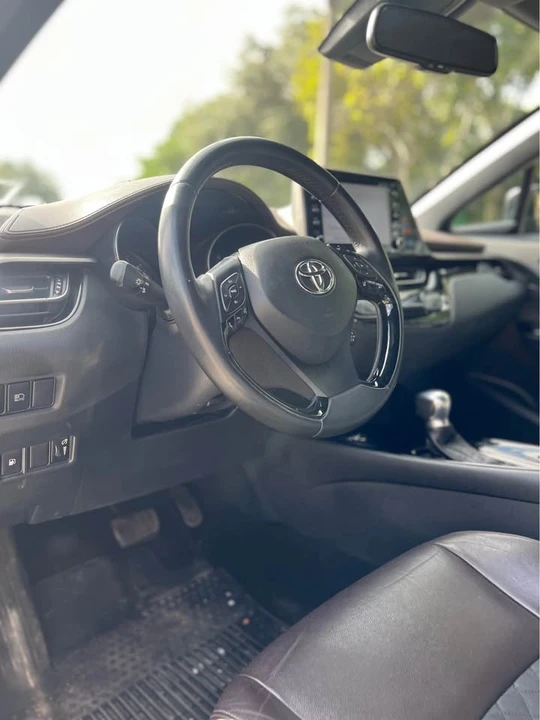 2019 Toyota C-HR - Image 7 of 11