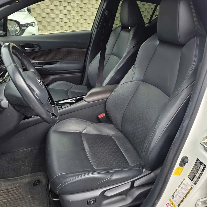 2019 Toyota C-HR - Image 10 of 20