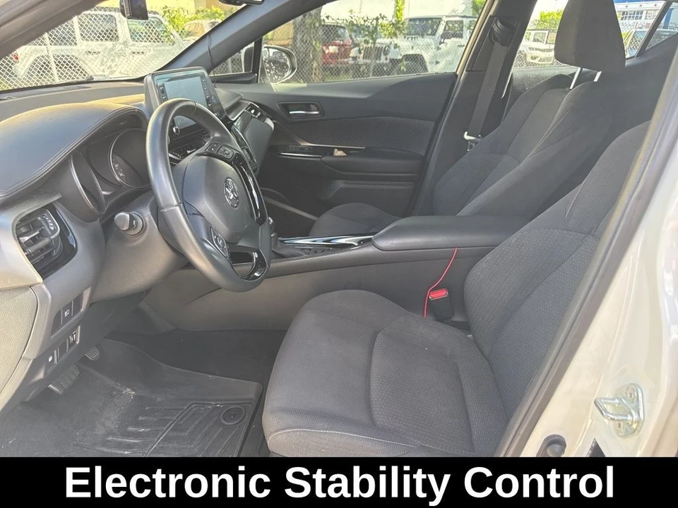 2019 Toyota C-HR - Image 7 of 9