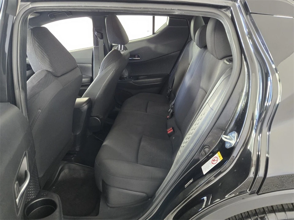 2019 Toyota C-HR - Image 7 of 12