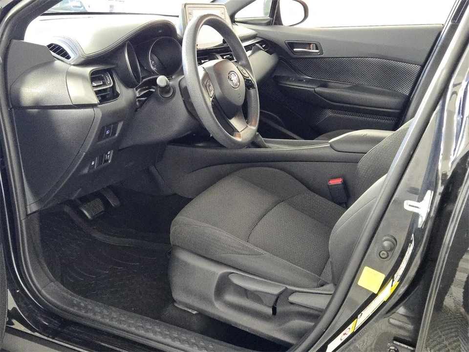 2019 Toyota C-HR - Image 6 of 12