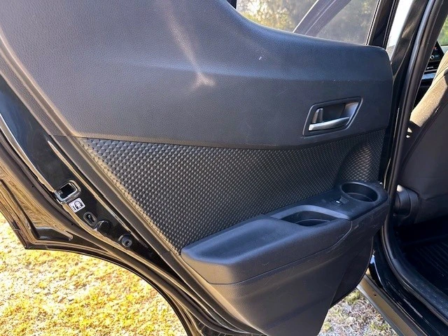 2019 Toyota C-HR - Image 18 of 29
