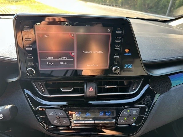 2019 Toyota C-HR - Image 12 of 29