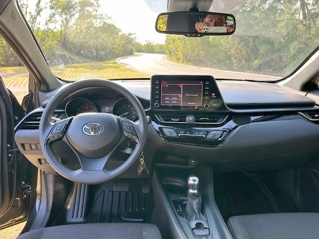 2019 Toyota C-HR - Image 16 of 29