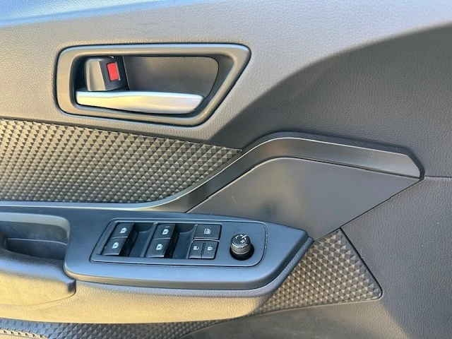 2019 Toyota C-HR - Image 10 of 29