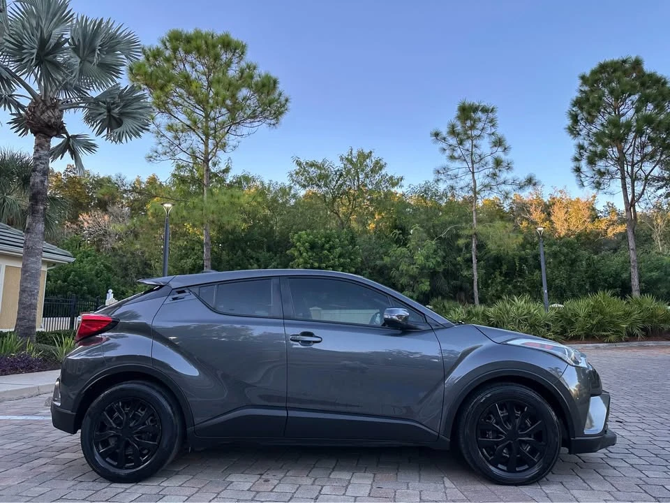 2019 Toyota C-HR - Image 2 of 10