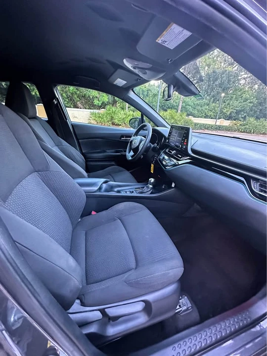 2019 Toyota C-HR - Image 7 of 10
