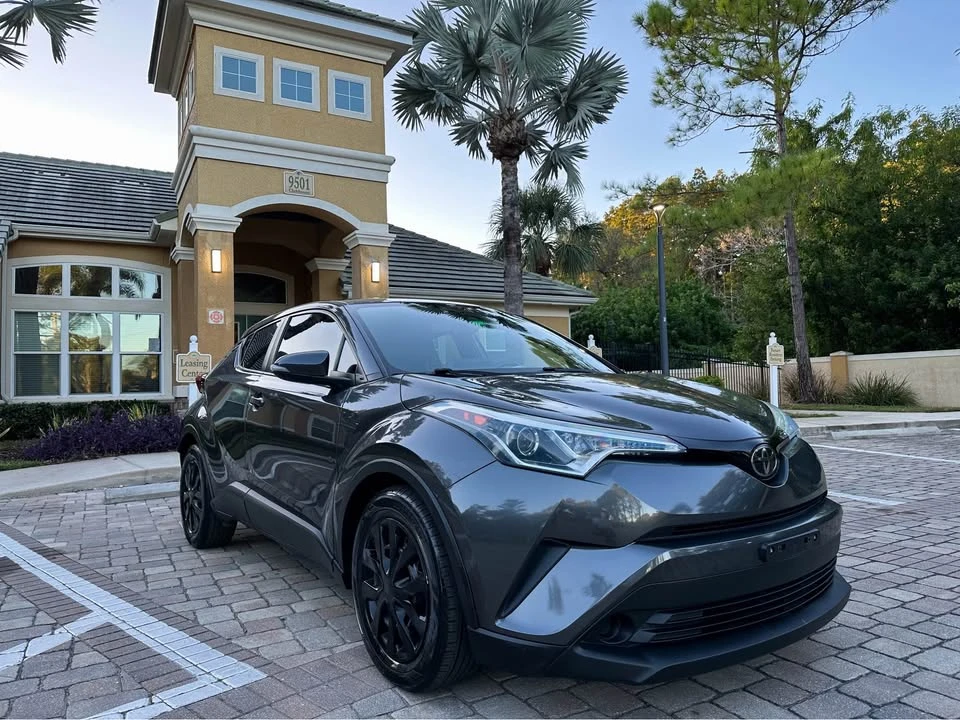 2019 Toyota C-HR - Image 5 of 10