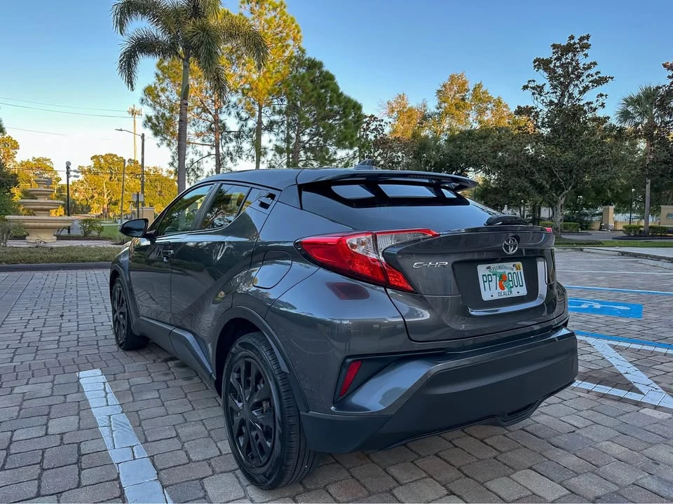 2019 Toyota C-HR - Image 4 of 10