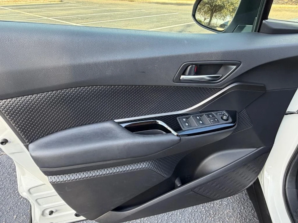 2019 Toyota C-HR - Image 5 of 21