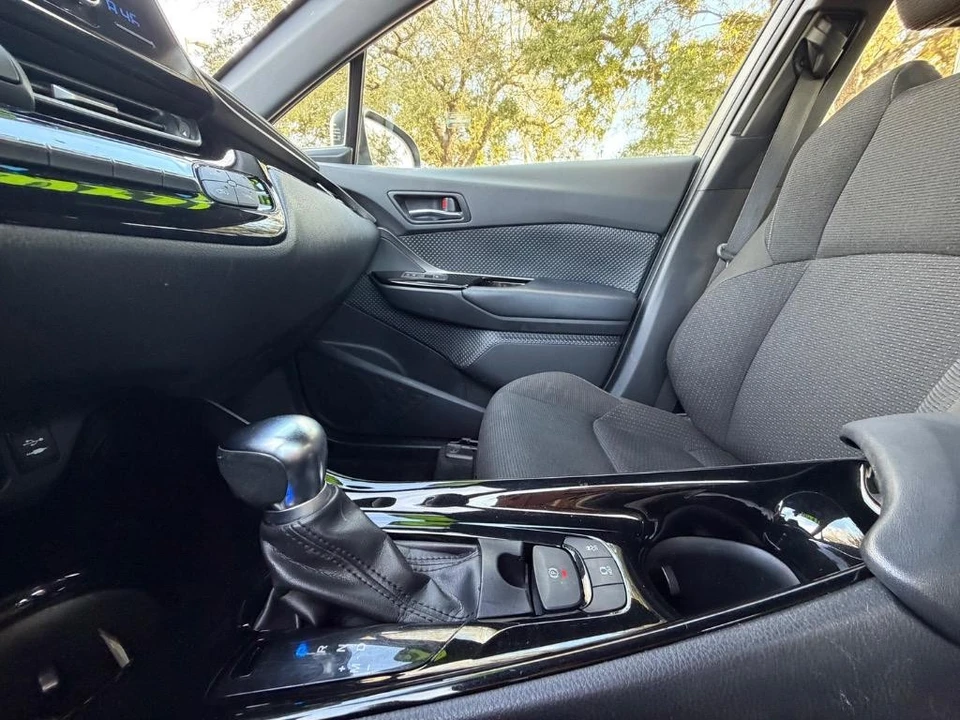 2019 Toyota C-HR - Image 15 of 21