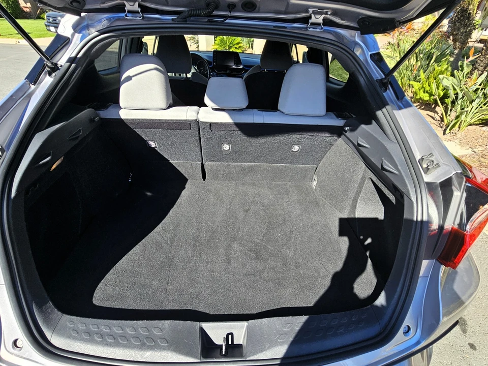2019 Toyota C-HR - Image 6 of 13