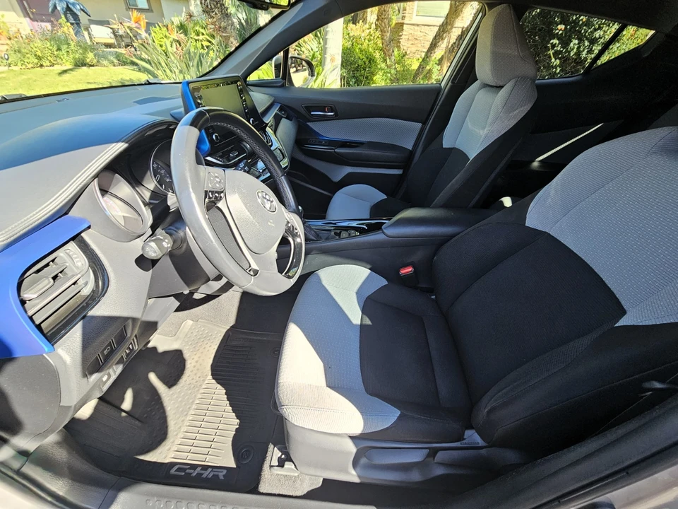 2019 Toyota C-HR - Image 9 of 13