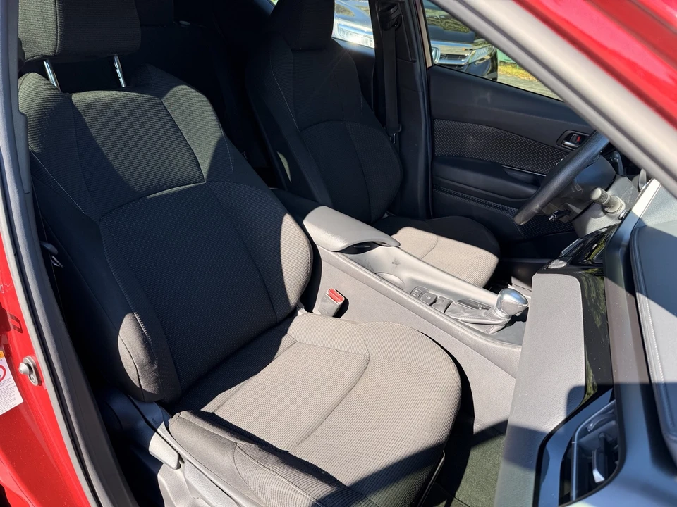 2019 Toyota C-HR - Image 13 of 20