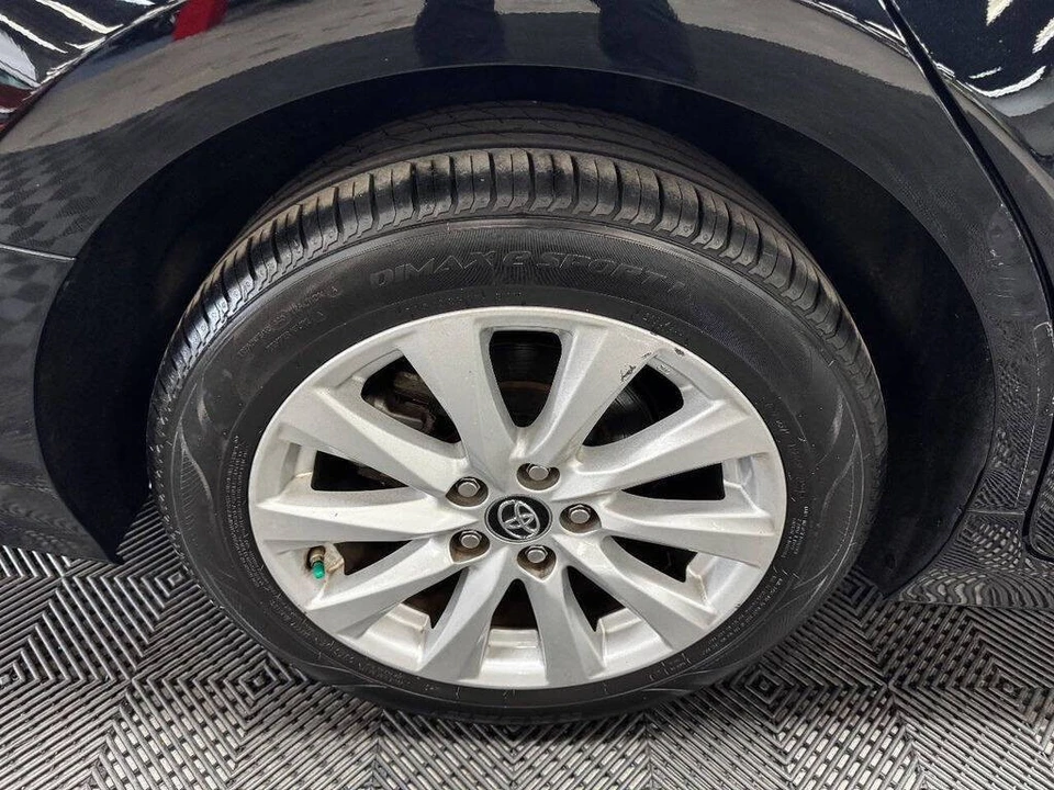 2019 Toyota Camry 8th Gen - Image 19 of 21
