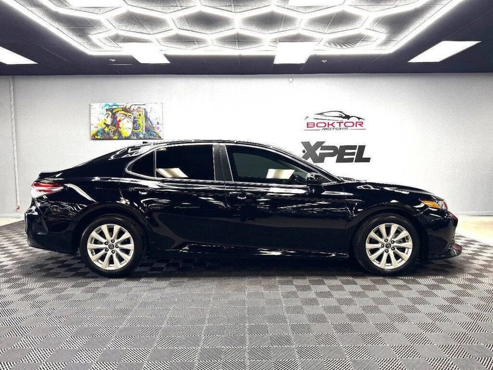2019 Toyota Camry 8th Gen - Image 16 of 21