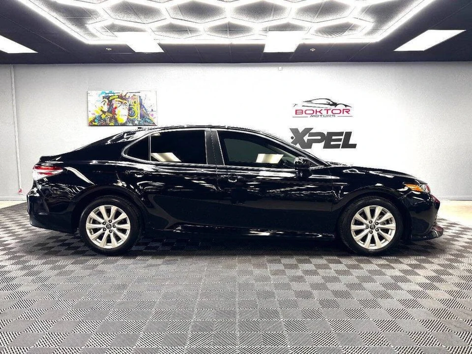 2019 Toyota Camry 8th Gen - Image 17 of 21