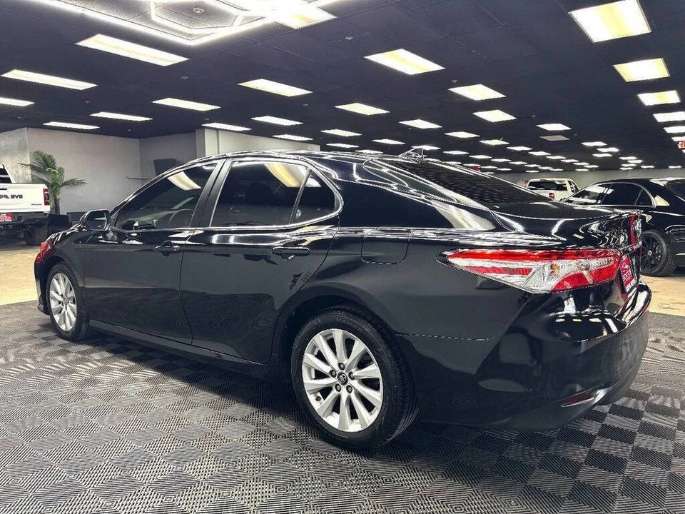 2019 Toyota Camry 8th Gen - Image 9 of 21