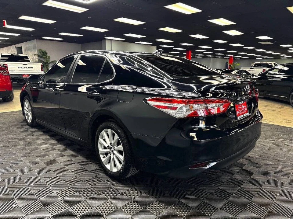 2019 Toyota Camry 8th Gen - Image 11 of 21