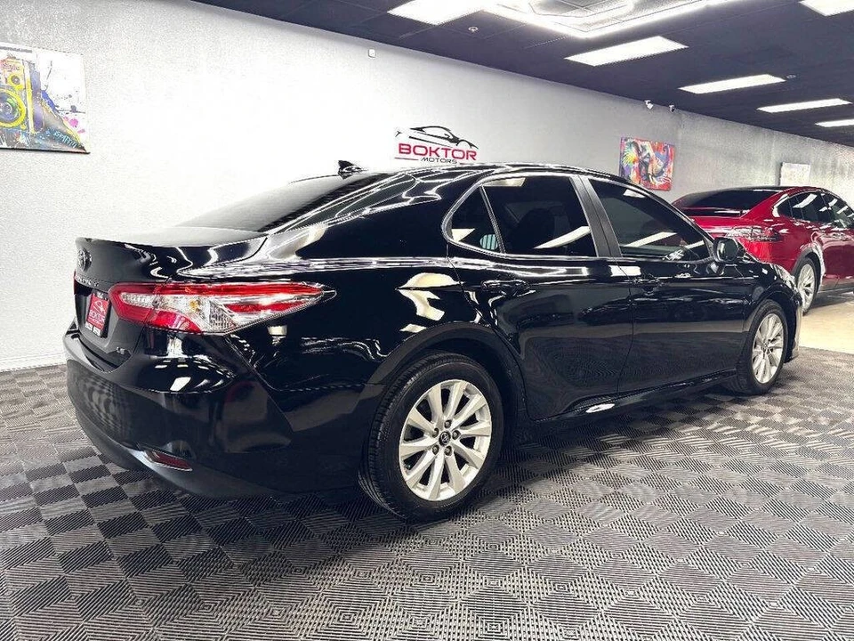 2019 Toyota Camry 8th Gen - Image 15 of 21