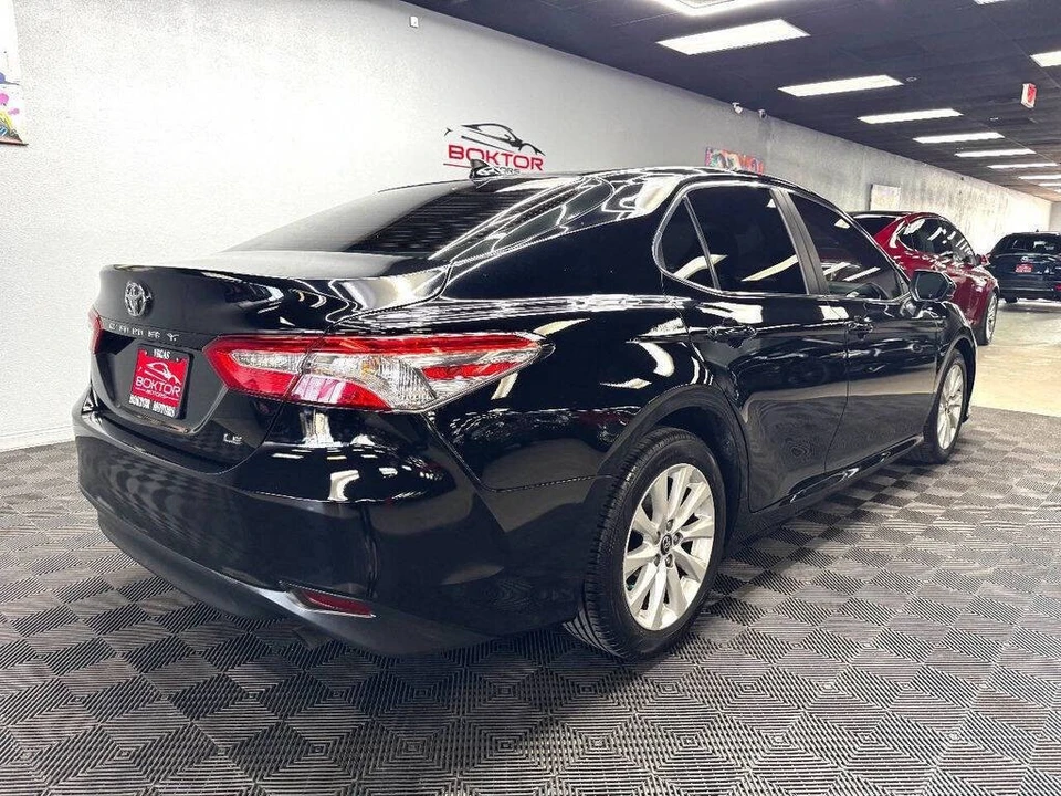 2019 Toyota Camry 8th Gen - Image 14 of 21
