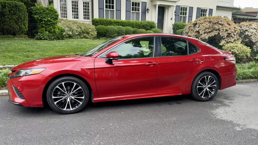2019 Toyota Camry 8th Gen - Image 8 of 19