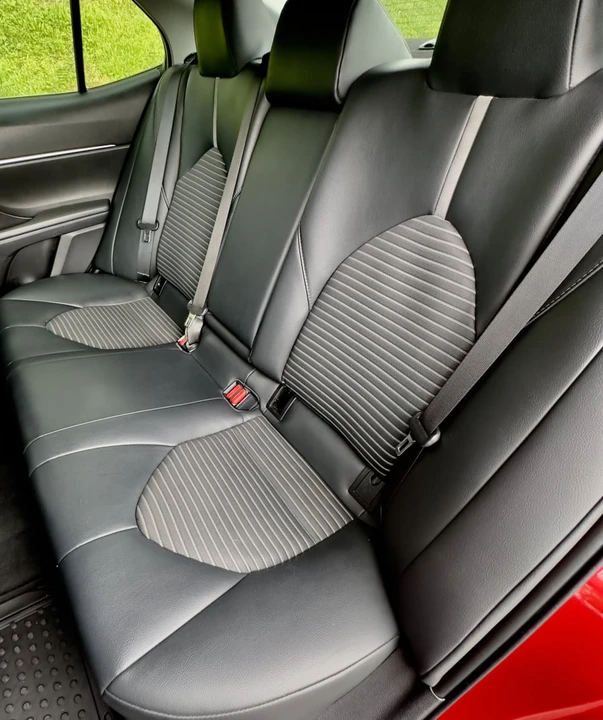 2019 Toyota Camry 8th Gen - Image 18 of 19