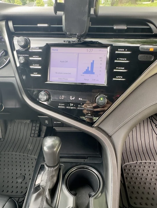 2019 Toyota Camry 8th Gen - Image 13 of 19