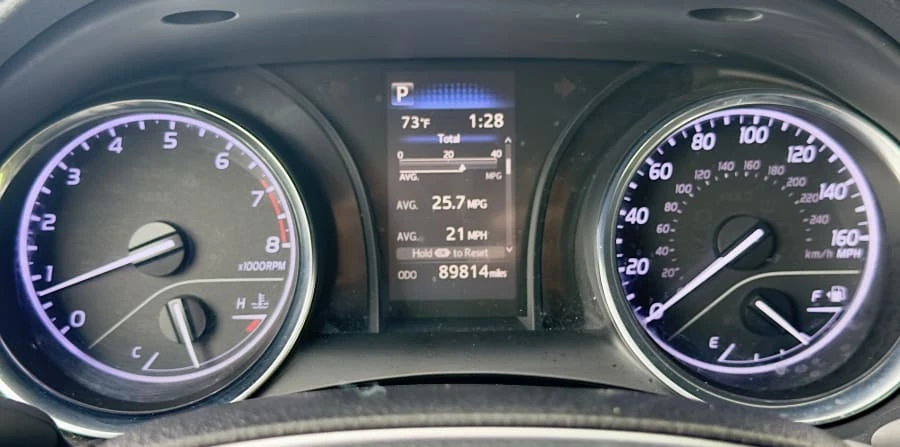 2019 Toyota Camry 8th Gen - Image 14 of 19