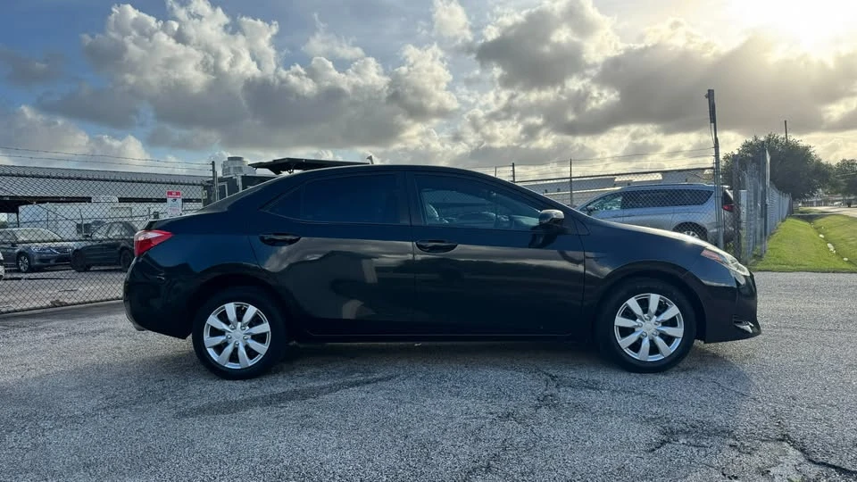2019 Toyota Corolla 12th Gen - Image 2 of 19